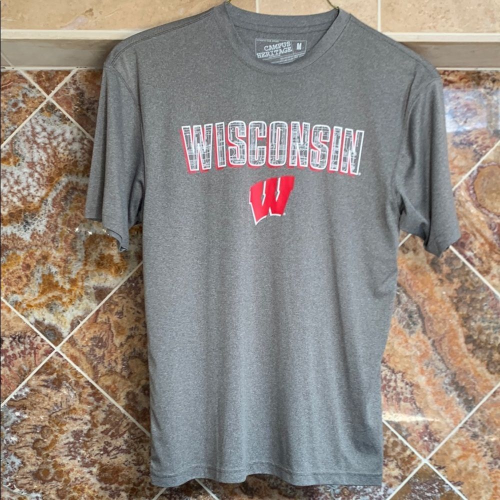 University of Wisconsin Badgers Campus Heritage Gray Red Short Sleeve Tee Meidum